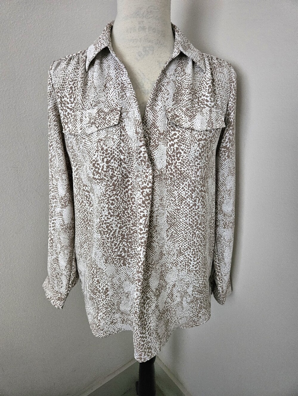 💕Ann Taylor Taupe and White snake Print Button-Down Blouse